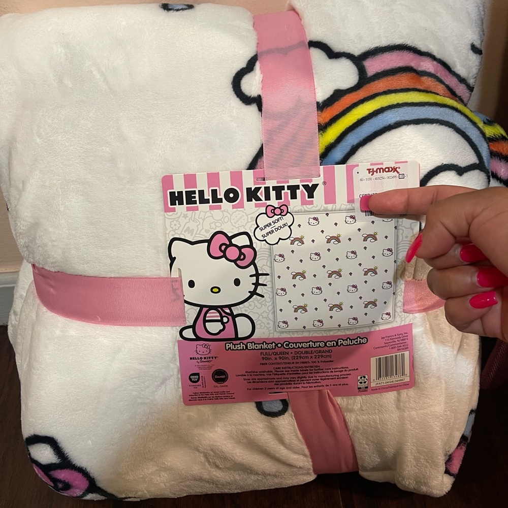 Hello kitty queen blanket
